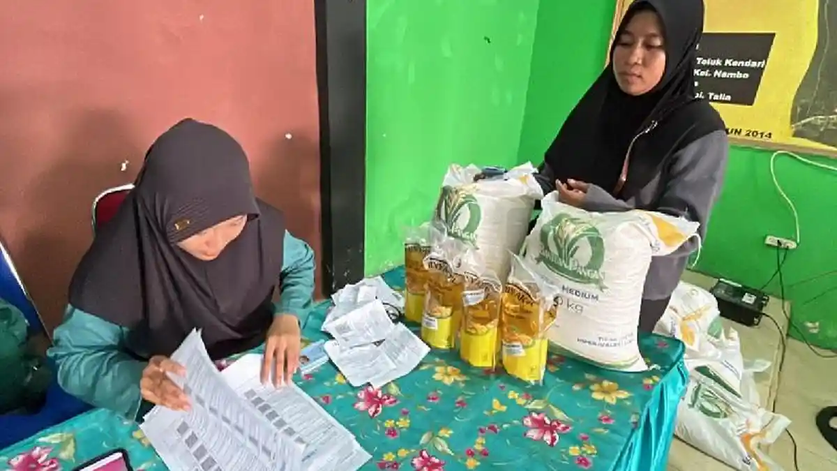 280 Warga Bungkutoko Terima Bantuan Pangan